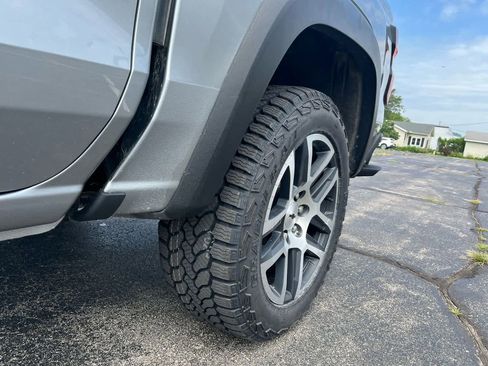 Used 2023 Chevrolet Colorado Z71 w/ Z71 Convenience Package 2 image 15