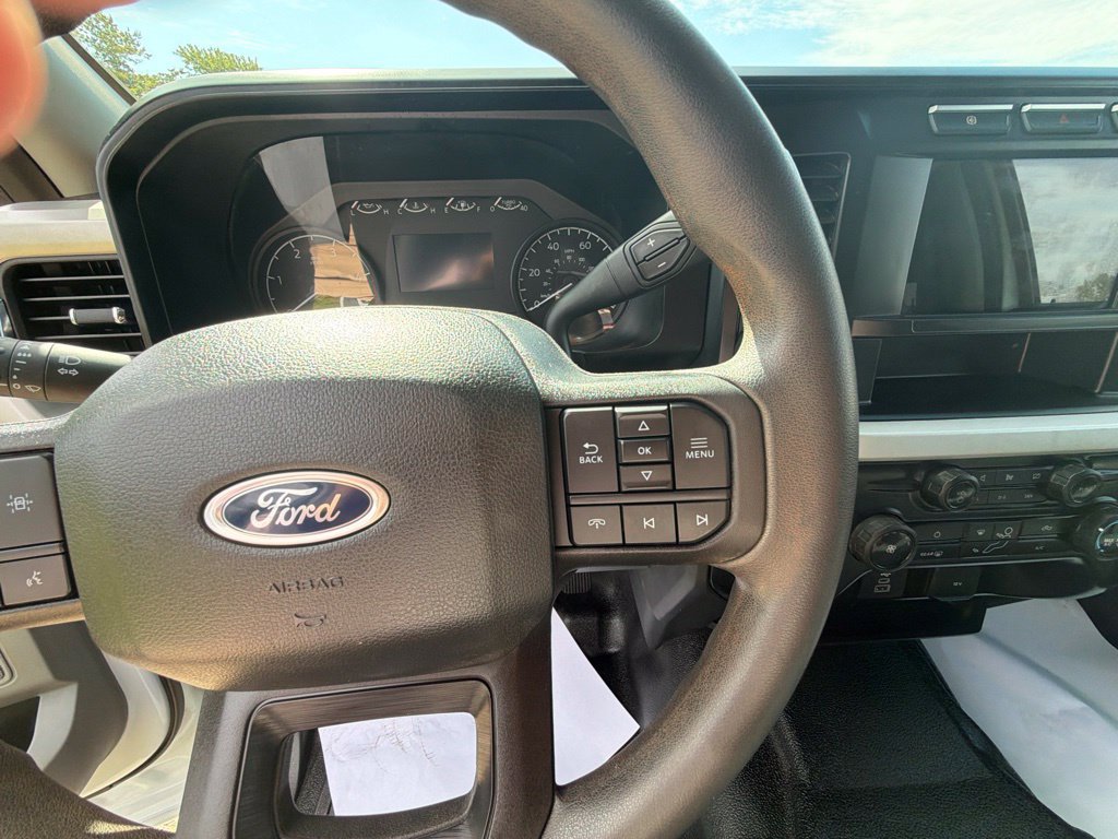 Used 2024 Ford F550 4x4 Crew Cab Super Duty image 32