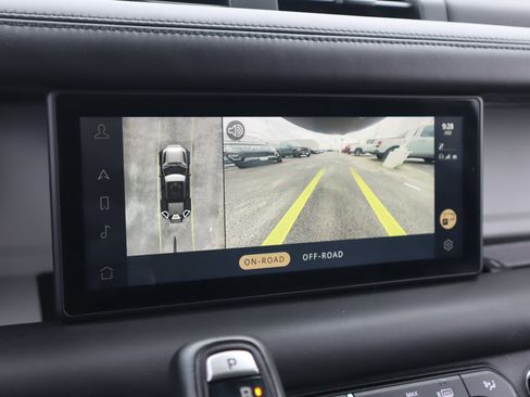 Used 2020 Land Rover Defender 110 HSE image 25