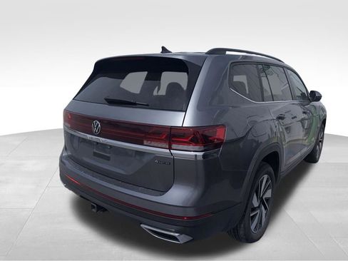 Used 2025 Volkswagen Atlas SE image 16