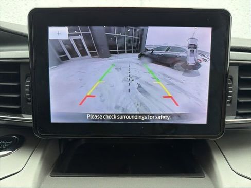 Used 2022 Ford Explorer XLT w/ Equipment Group 202A image 32