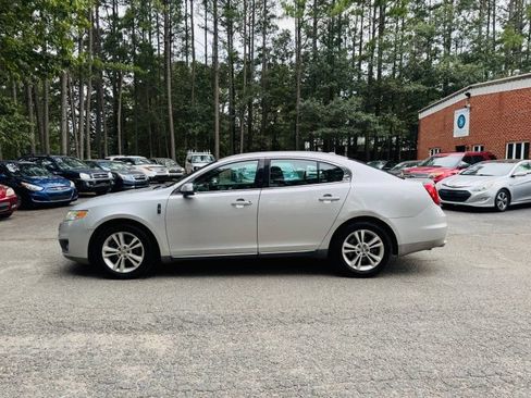 Used 2009 Lincoln MKS FWD image 1