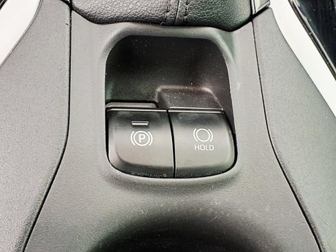 Used 2023 Toyota Corolla Cross LE FWD image 22