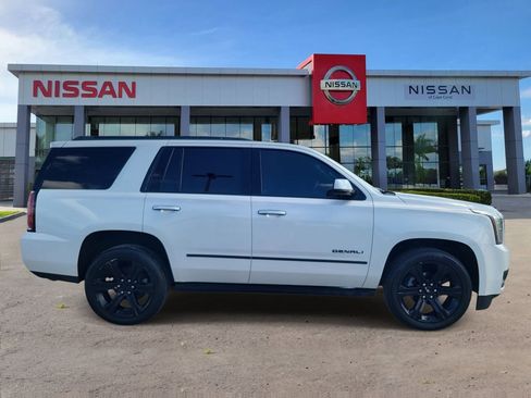 Used 2019 GMC Yukon Denali w/ Denali Ultimate Package image 3