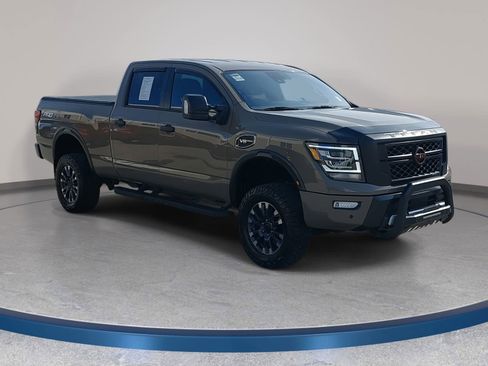 Used 2024 Nissan Titan PRO-4X image 3