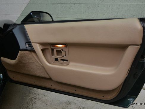 Used 1992 Chevrolet Corvette Coupe RWD image 8