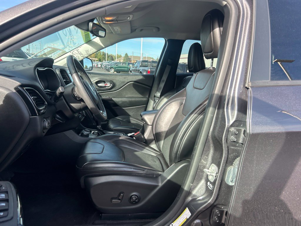 Certified 2021 Jeep Cherokee Latitude Plus AWD/4WD image 6