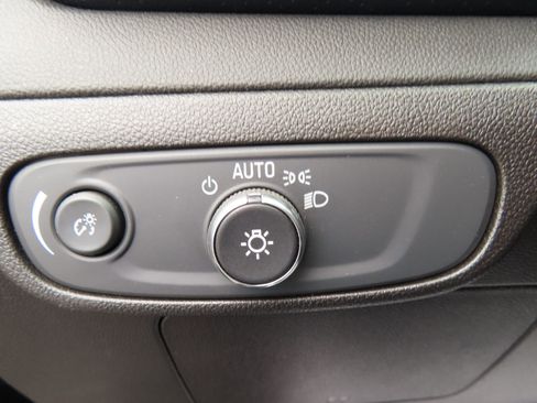 Used 2023 Chevrolet Bolt EUV Premier w/ Sun & Sound Package FWD image 41