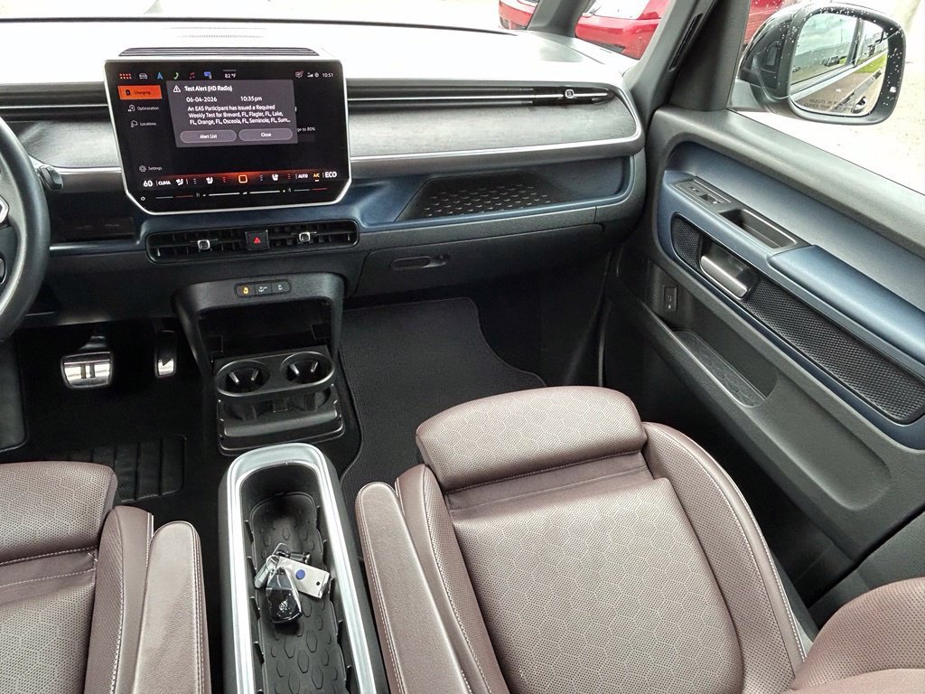 Used 2025 Volkswagen ID. Buzz Pro S RWD image 11