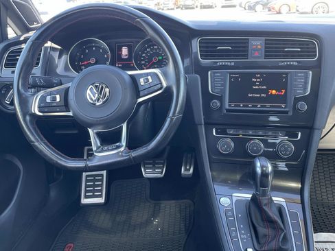 Used 2017 Volkswagen GTI SE image 12