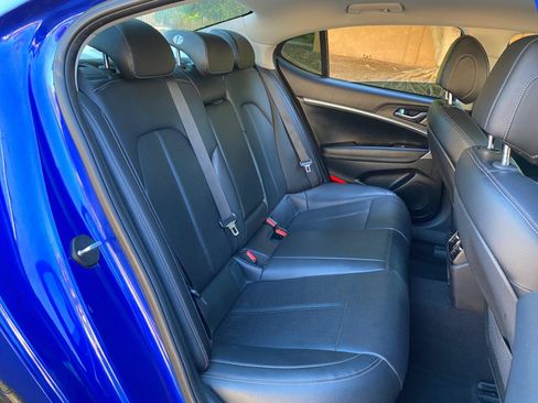 Used 2019 Genesis G70 2.0T Advanced RWD image 39
