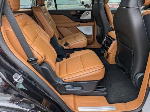 Used 2025 Lincoln Aviator Black Label image 12