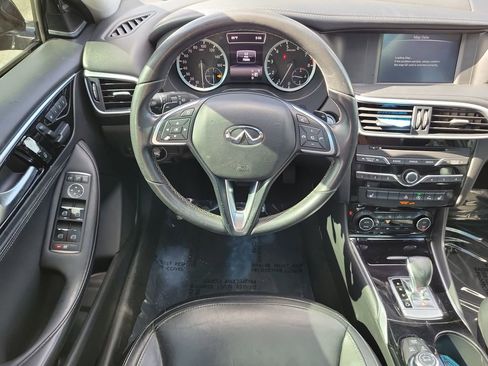 Used 2019 INFINITI QX30 FWD image 14