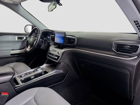 Used 2021 Ford Explorer XLT w/ Equipment Group 202A image 28