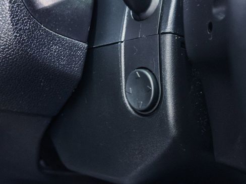 Used 2019 Ford Explorer Limited w/ Ford Safe & Smart Package image 34