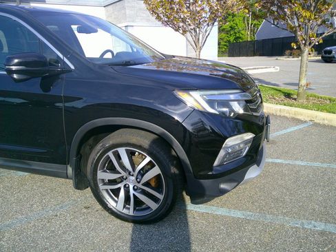Used 2017 Honda Pilot Touring image 10