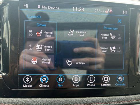 Used 2020 Chrysler Pacifica Limited image 24