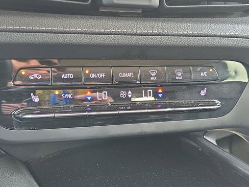 Used 2023 Buick Envision Essence image 19