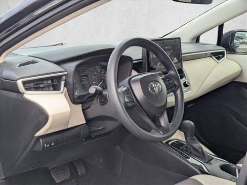 Used 2025 Toyota Corolla LE w/ Convenience Package image 10