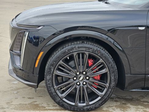 New 2026 Cadillac Lyriq V w/ Exterior Carbon Fiber Package AWD/4WD image 6