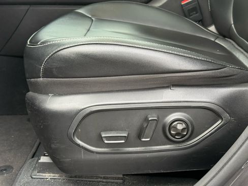 Used 2023 Jeep Grand Cherokee L Limited AWD/4WD image 13