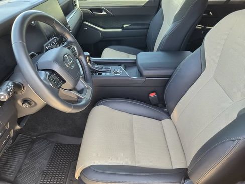 Used 2025 Lexus GX 550 AWD/4WD image 11