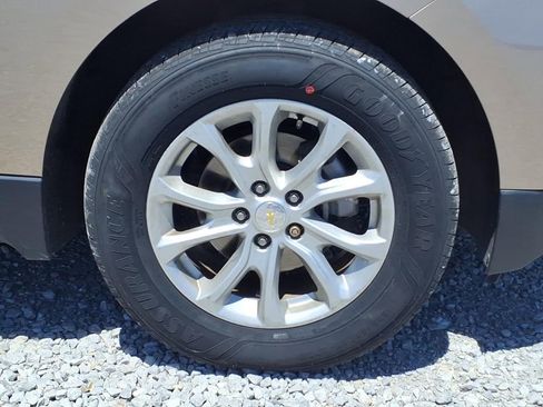 Used 2018 Chevrolet Equinox LT w/ Sun & Infotainment Package AWD/4WD image 15
