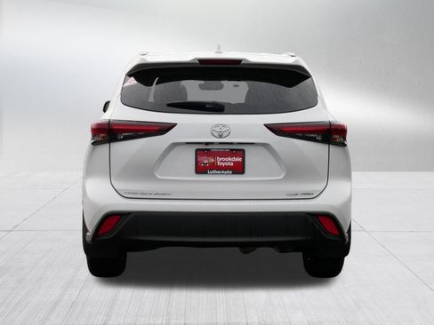 Certified 2026 Toyota Highlander XLE AWD/4WD image 6
