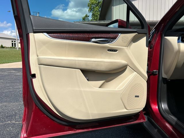 Used 2017 Cadillac XT5 Luxury w/ Driver Awareness Package FWD image 24