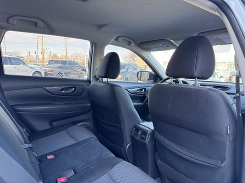 Used 2017 Nissan Rogue S image 28