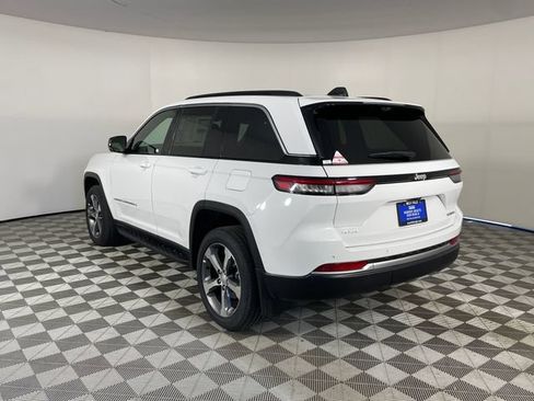 New 2026 Jeep Grand Cherokee Limited w/ Luxury Tech Group II AWD/4WD image 11