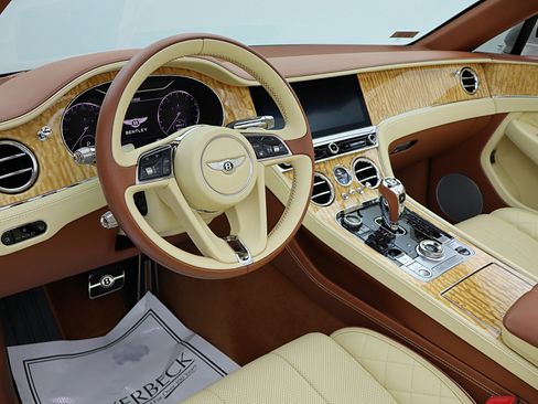 Used 2020 Bentley Continental GT image 41