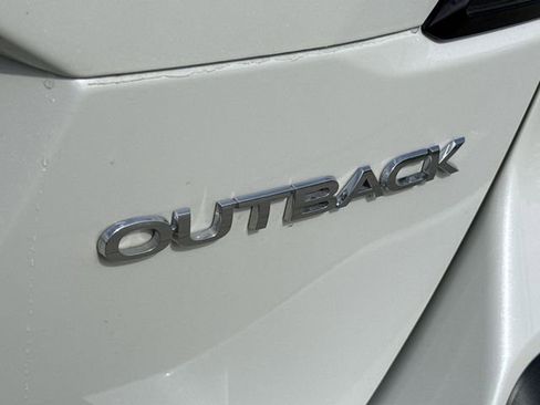 Used 2025 Subaru Outback Limited image 14