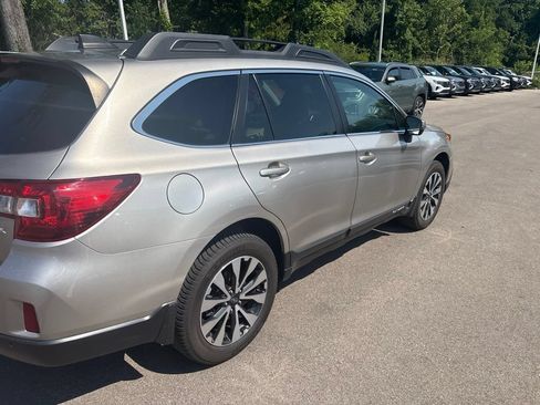 Used 2017 Subaru Outback 2.5i Limited AWD/4WD image 8