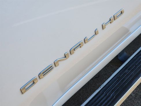 Used 2021 GMC Sierra 3500 Denali w/ Denali Ultimate Package image 19