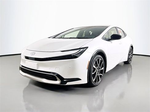 New 2025 Toyota Prius Plug-In Hybrid image 7