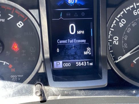 Certified 2022 Toyota Tacoma SR5 AWD/4WD image 15