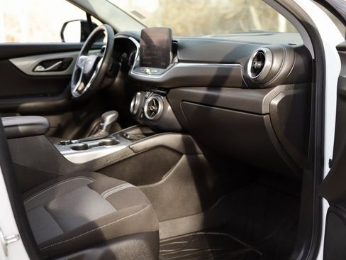 Used 2024 Chevrolet Blazer LT w/ Convenience Package image 32