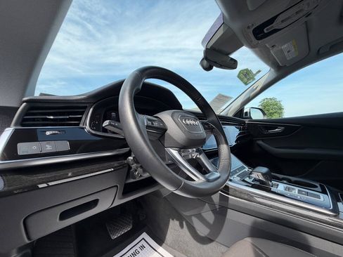 Used 2019 Audi Q8 Premium Plus w/ Premium Plus AWD/4WD image 23