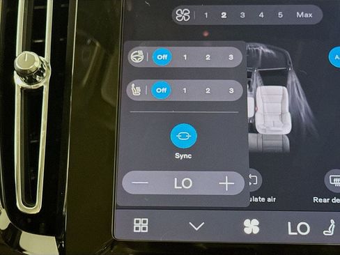 Certified 2026 Volvo XC40 B5 Ultra w/ Climate Package image 21