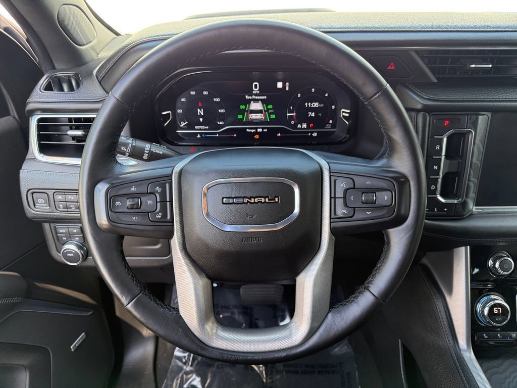 Used 2022 GMC Yukon XL Denali AWD/4WD image 12