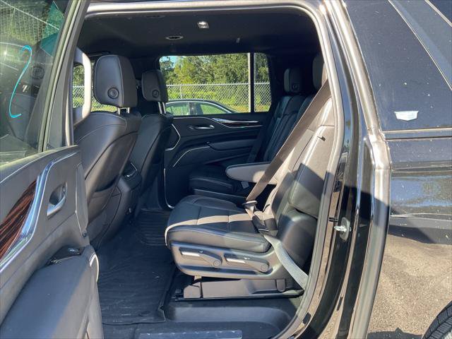 Used 2021 Cadillac Escalade ESV Luxury AWD/4WD image 16