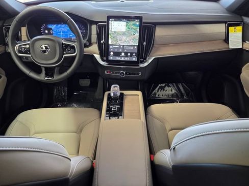 New 2026 Volvo XC90 T8 Plus w/ Protection Package Premier AWD/4WD image 17