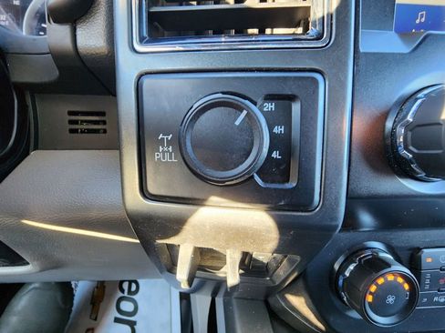 Certified 2022 Ford F250 XLT w/ XLT Premium Package image 15