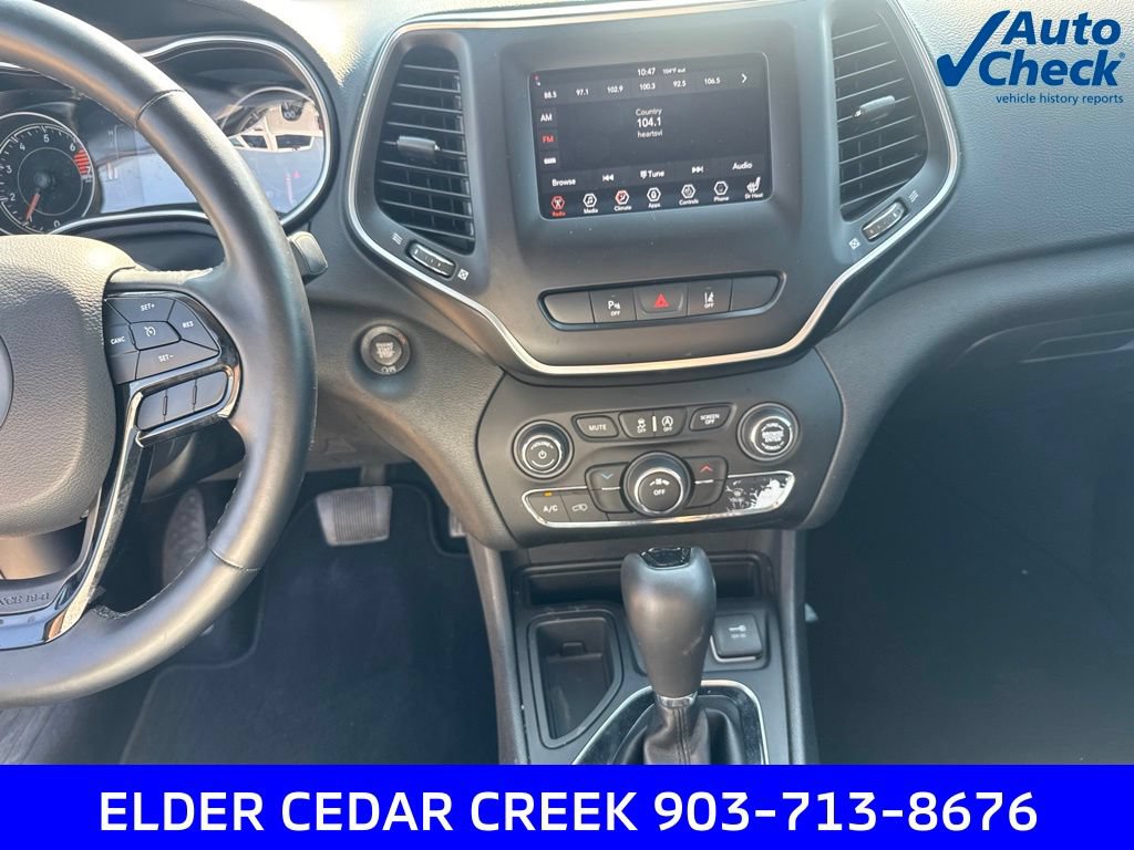 Used 2021 Jeep Cherokee Latitude Plus FWD image 19