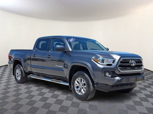 Used 2017 Toyota Tacoma SR5 w/ Tow Package AWD/4WD image 1
