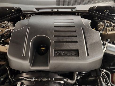 Used 2024 Land Rover Defender 110 S image 33