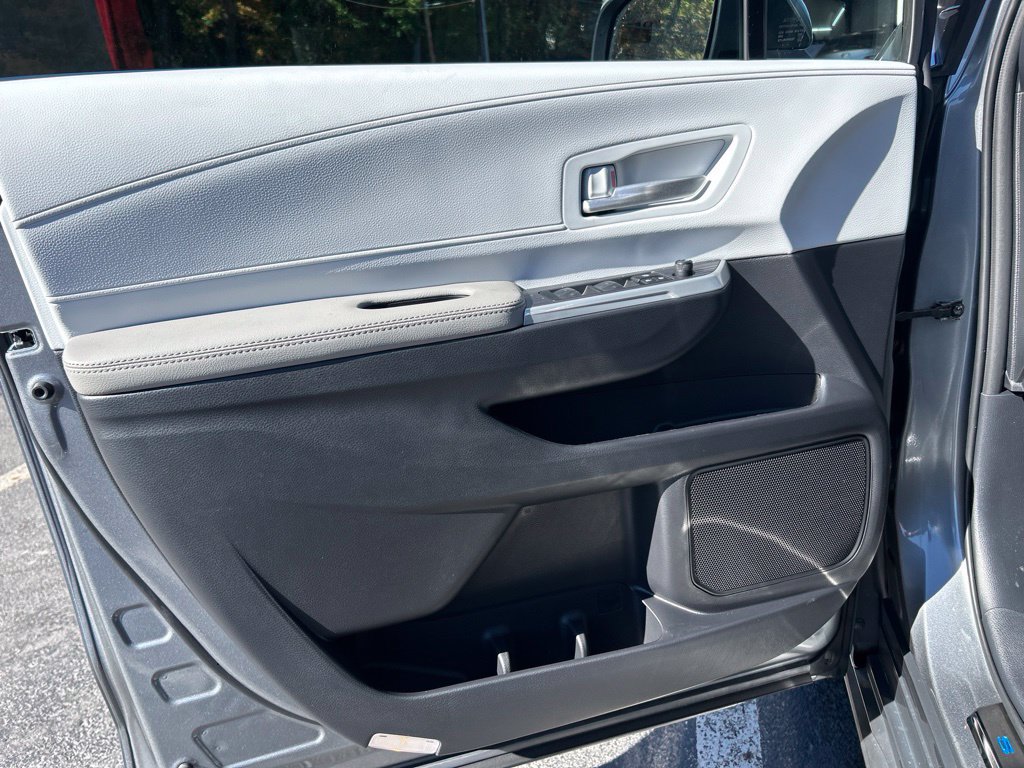 New 2026 Toyota Sienna XLE AWD/4WD image 10