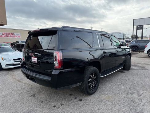 Used 2019 GMC Yukon XL SLT image 4