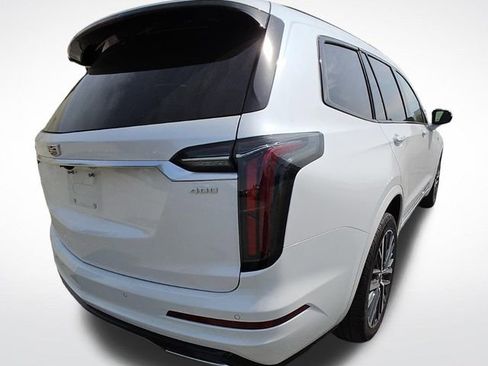 Used 2025 Cadillac XT6 Sport image 3